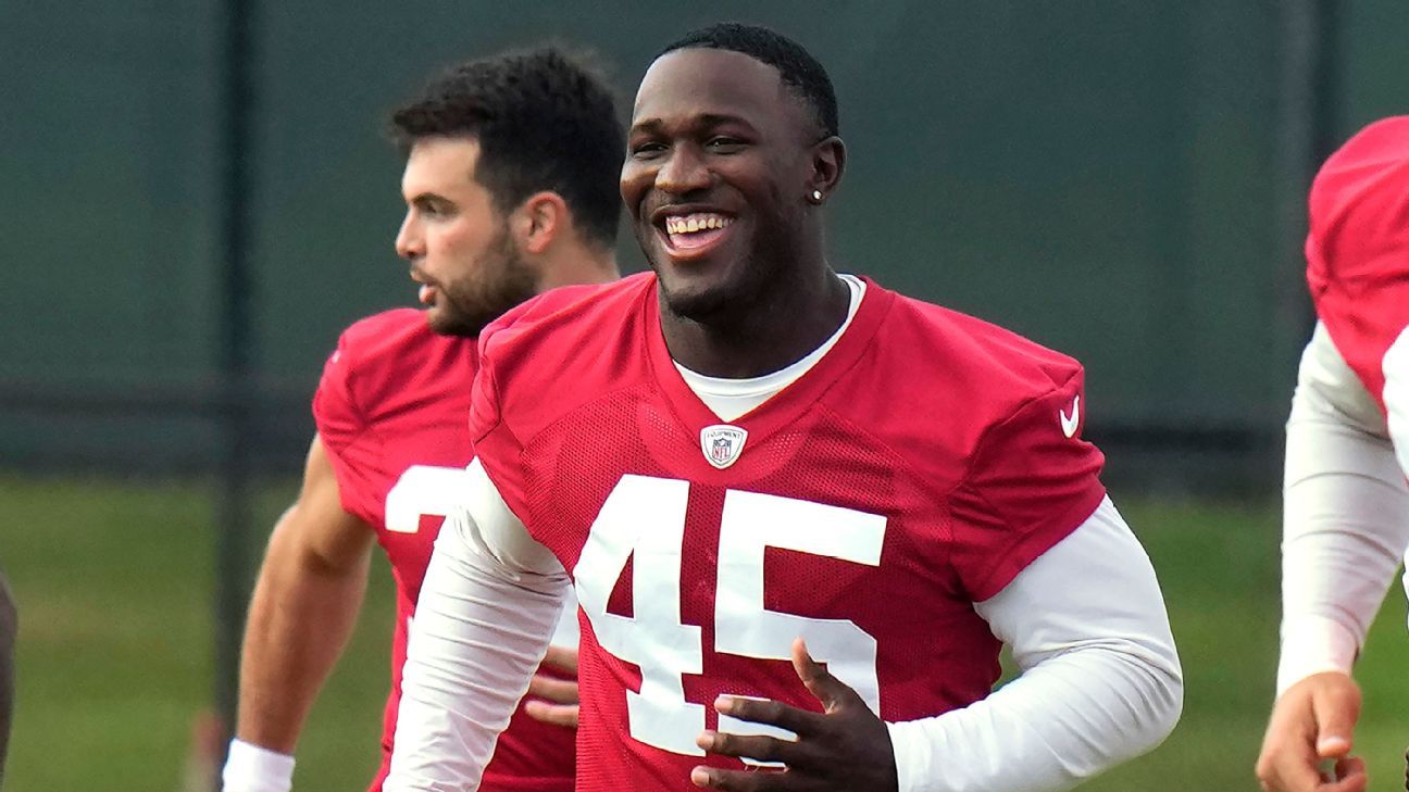 <div>Bucs LB White: 'Got a little selfish' with trade ask</div>