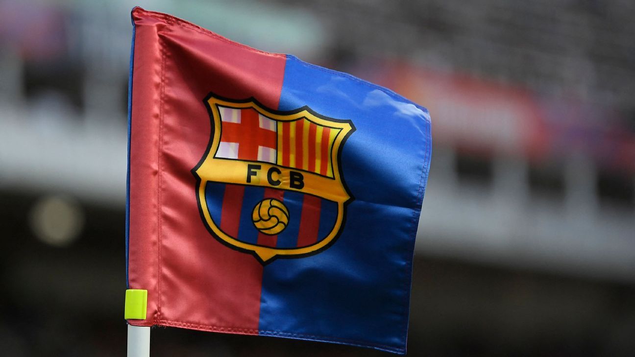 Barcelona investiga presunto soborno en caso de árbitro: informe