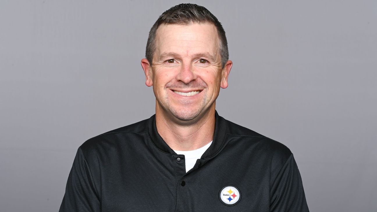 Steelers' Thomas to be Huskers QB coach, co-OC
