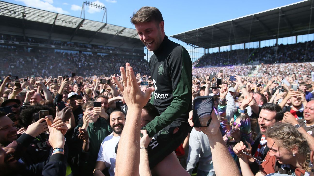 St. Pauli promoted back to the Bundesliga after 13-year wait St. Pauli promoted back to the Bundesliga after 13-year wait