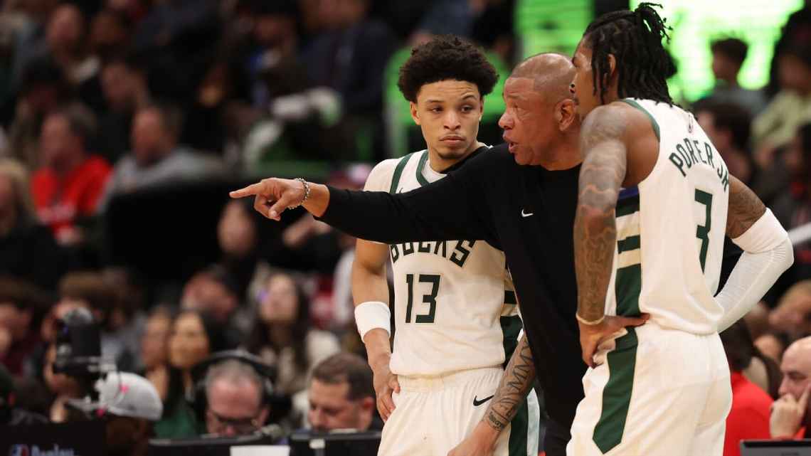 Игроки Милуоки Бакс на площадке