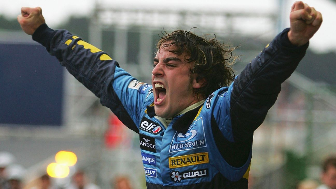 Fernando Alonso célébrant son premier titre F1 en 2005