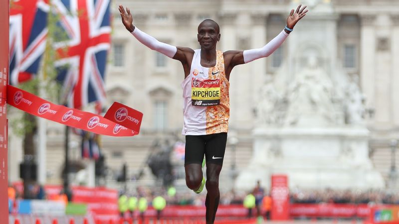 Kenyan athletes Kipchoge, Kosgei win London Marathon titles